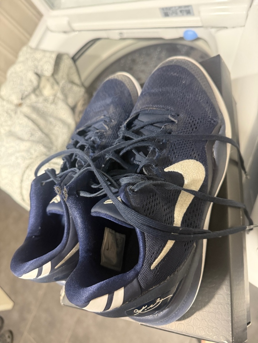 Kobe 7y Low-Top Basketball Sneakers Nike